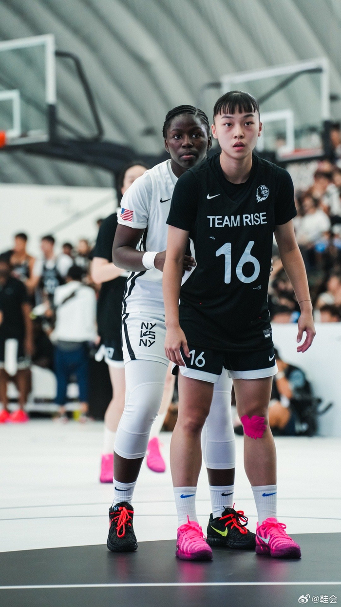 球队训练营开张，新人球员展现惊人能力